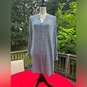 H&M women’s top, size 4, almost new